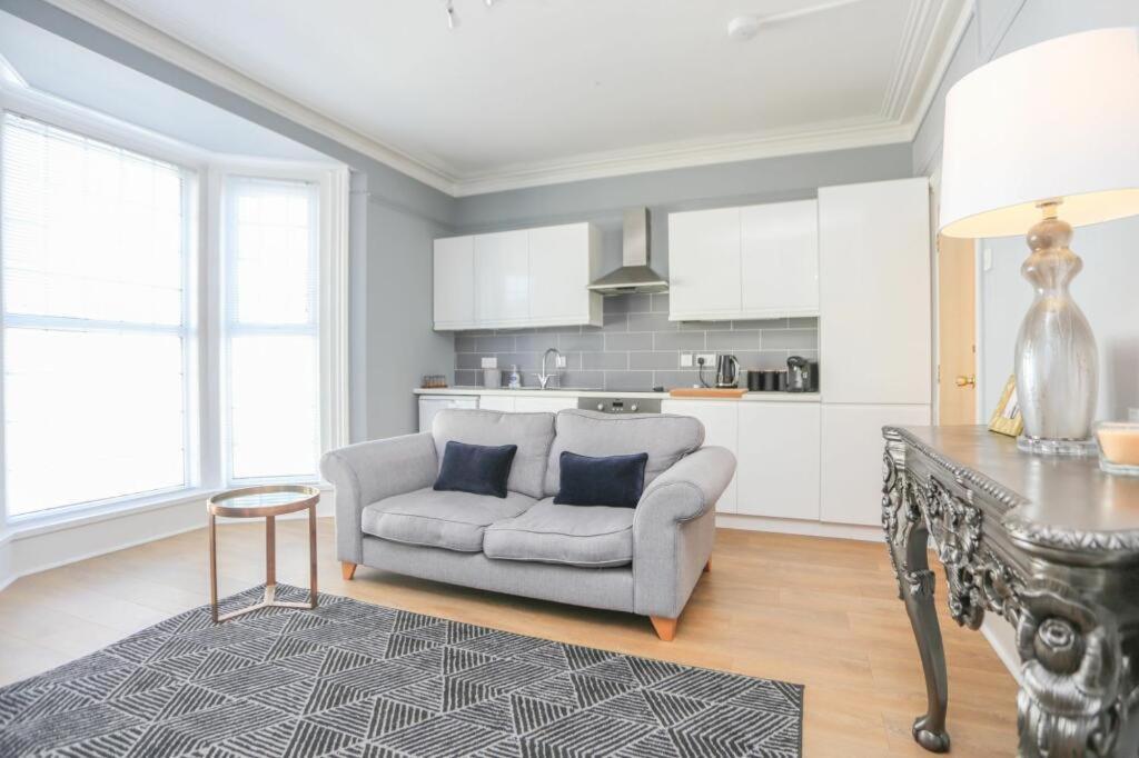 Southsea Historic Gem - Elegant Apartments Portsmouth Ngoại thất bức ảnh