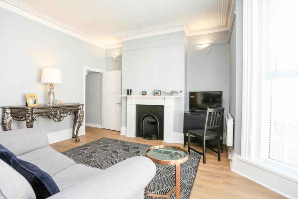 Southsea Historic Gem - Elegant Apartments Portsmouth Ngoại thất bức ảnh